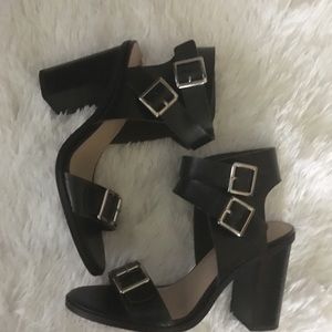 Size 8 - chunky heel black sandals size 8